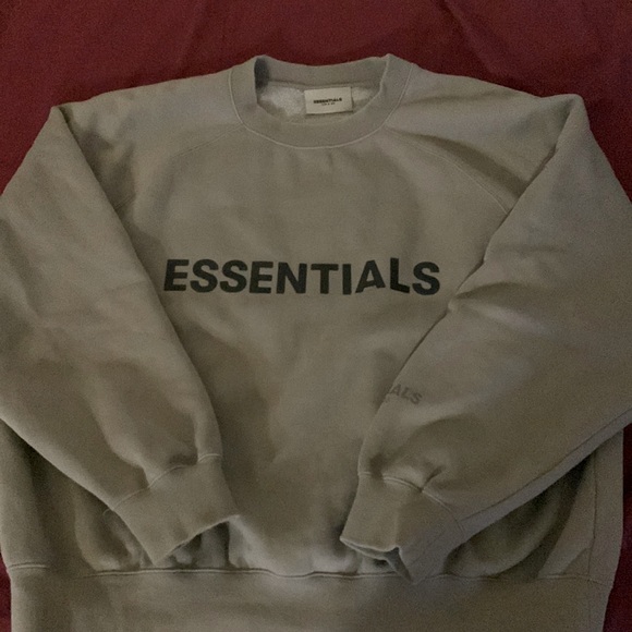 Essentials Sweatshirt size Medium - Picture 1 of 1